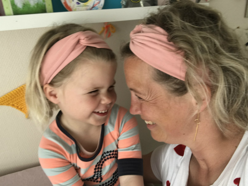 DIY: een zelf een haarband maken voor jou je dochter!